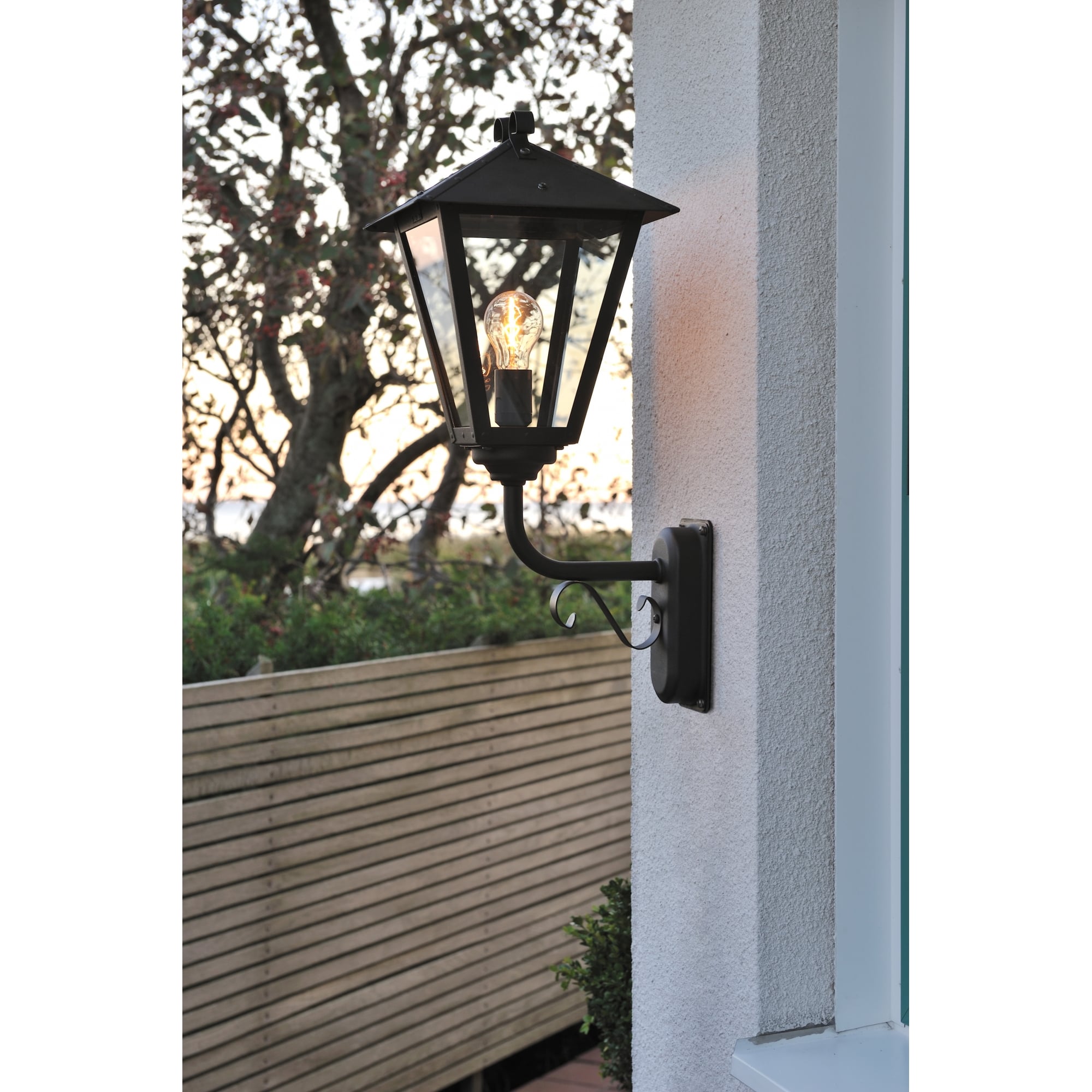 Benu Antique Outdoor Wall Light Black