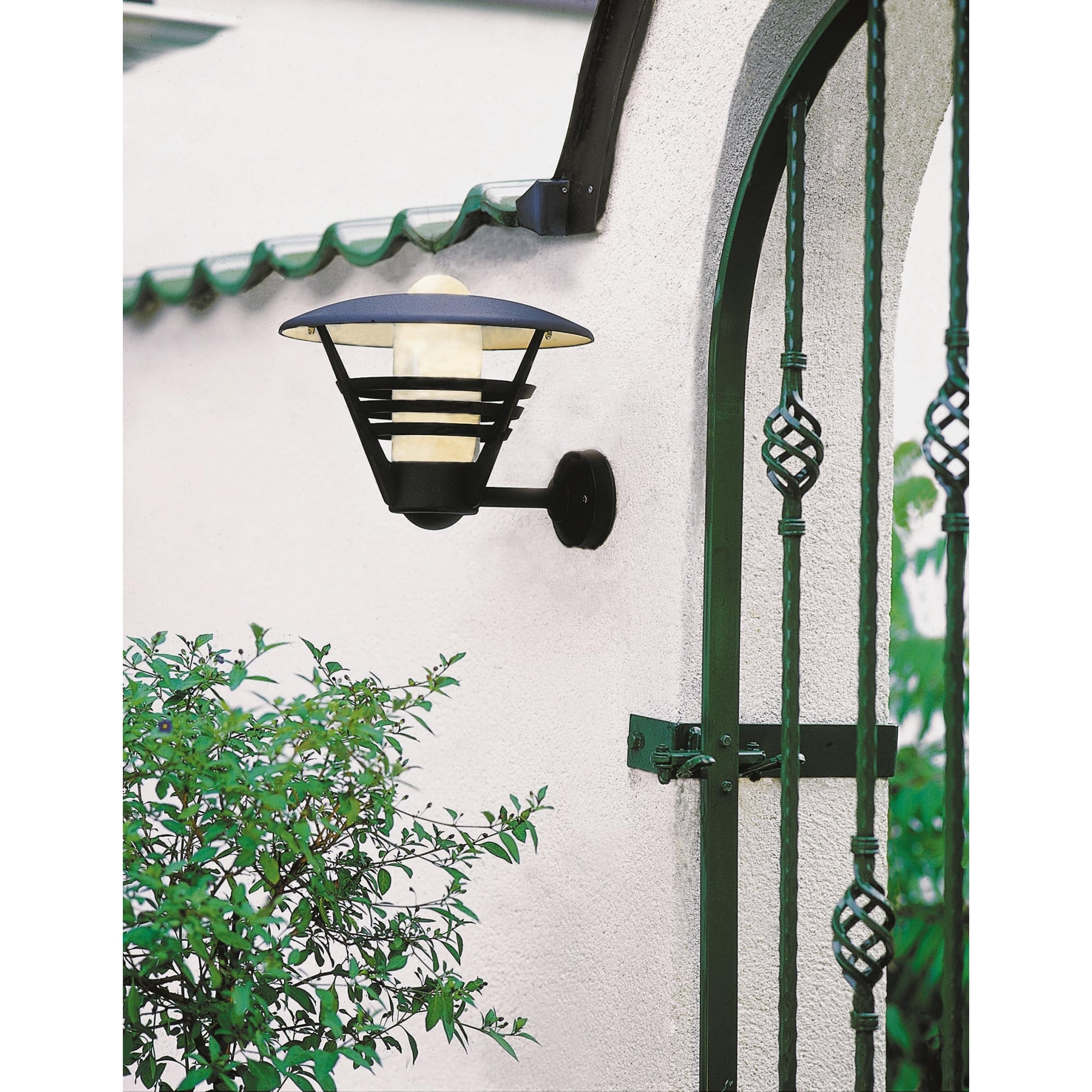 Gemini Circle Plate Garden Wall Light