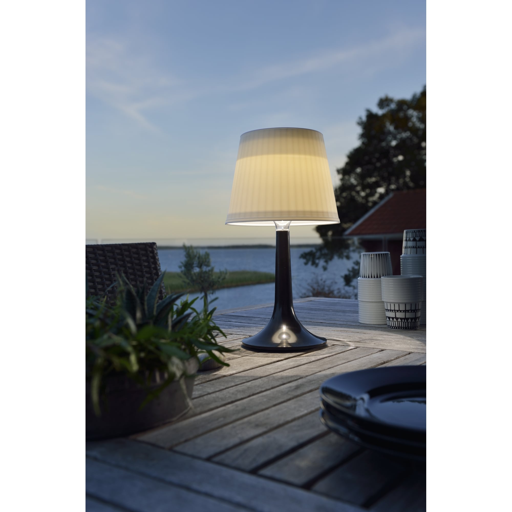 Assisi Black Solar Table Light LED