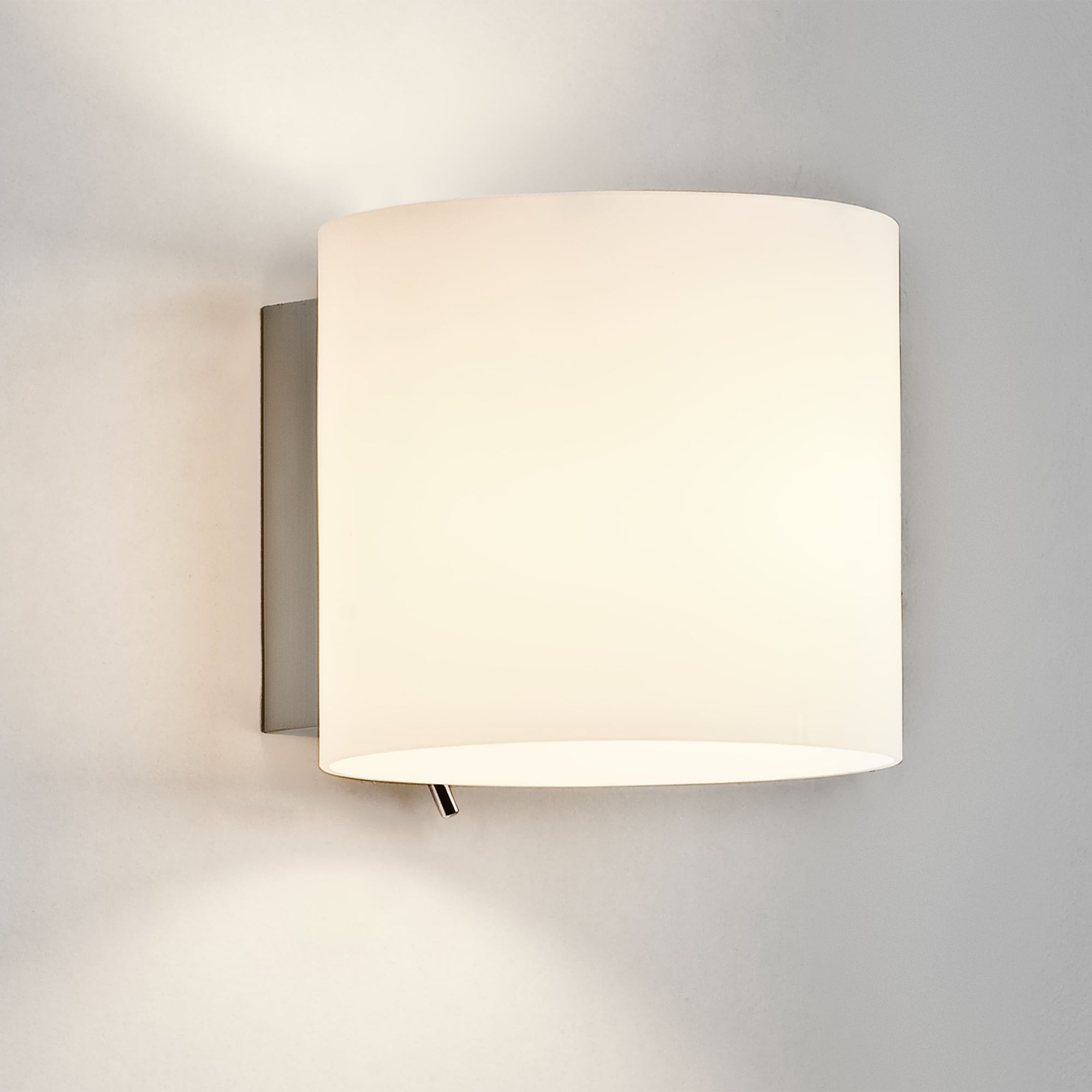 Luga Switched Wall Lamp