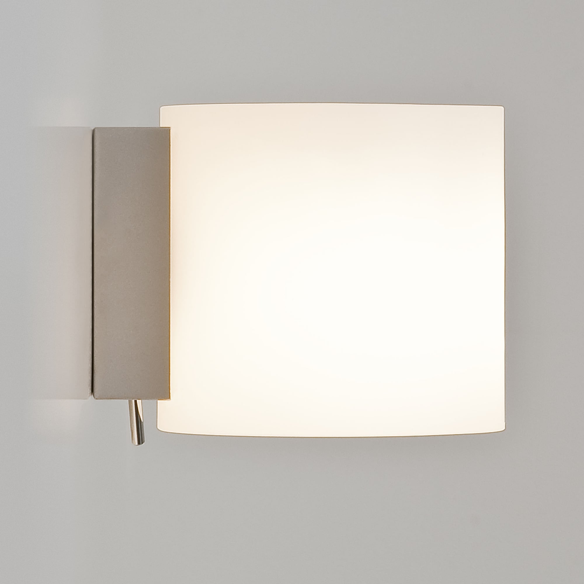 Luga Switched Wall Lamp