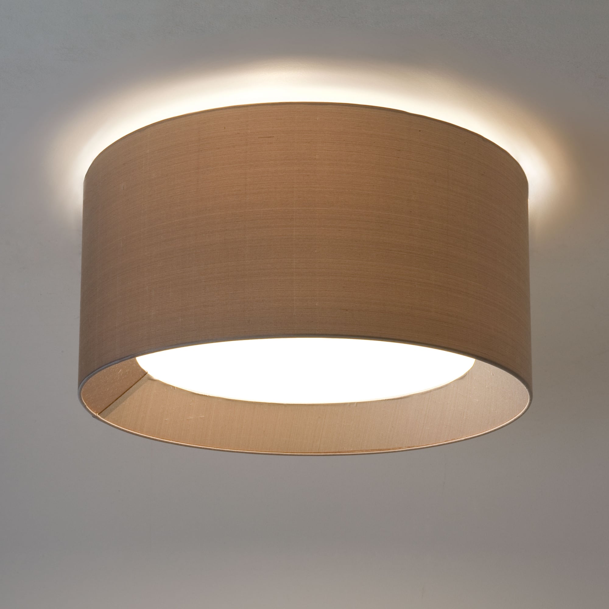 Bevel Round Large Oyster Shade