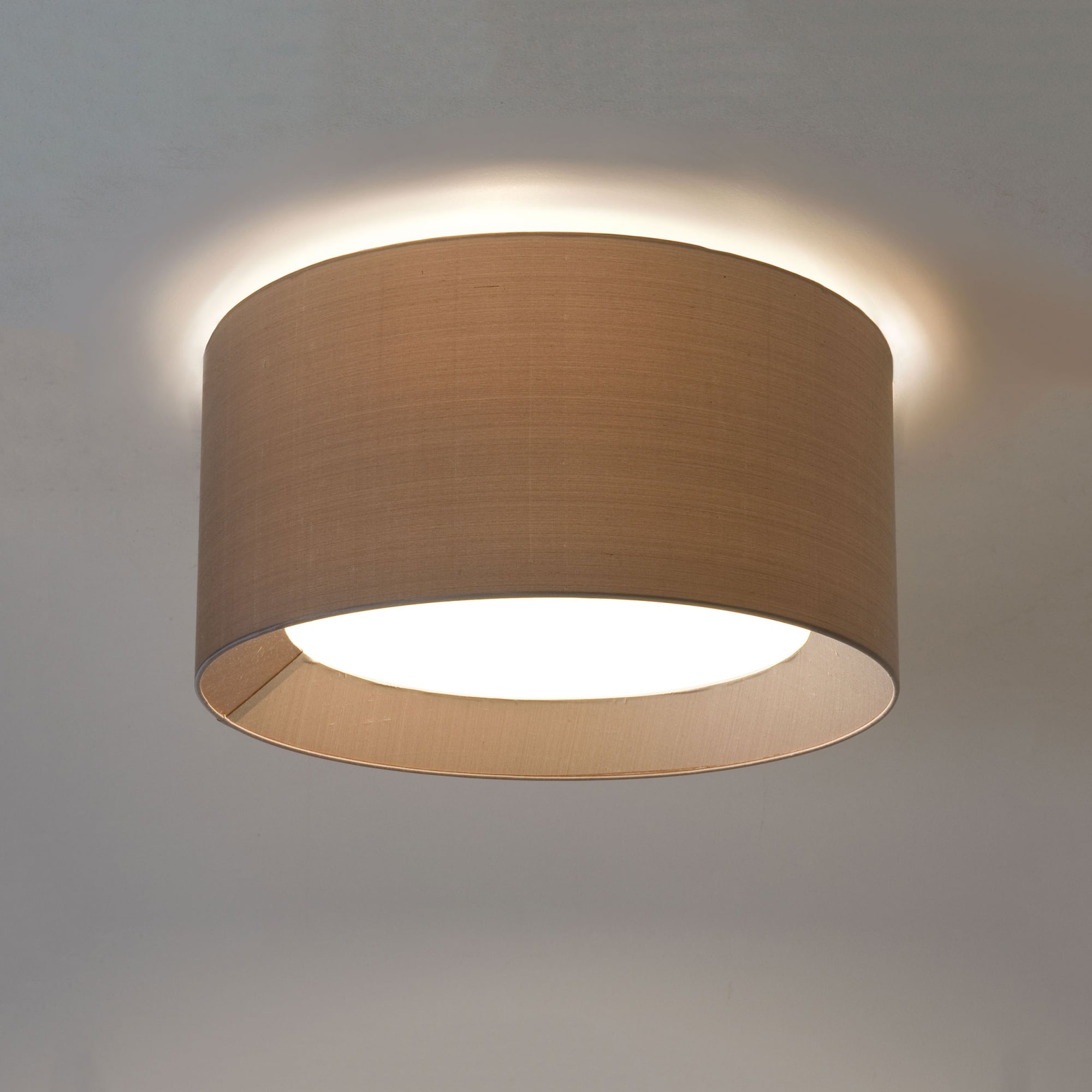 Bevel Round Small Oyster Shade