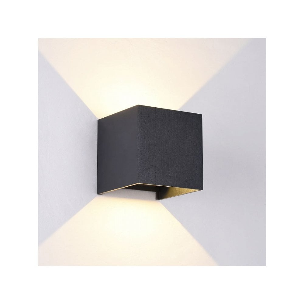 Fulton Outdoor Sconce, Black