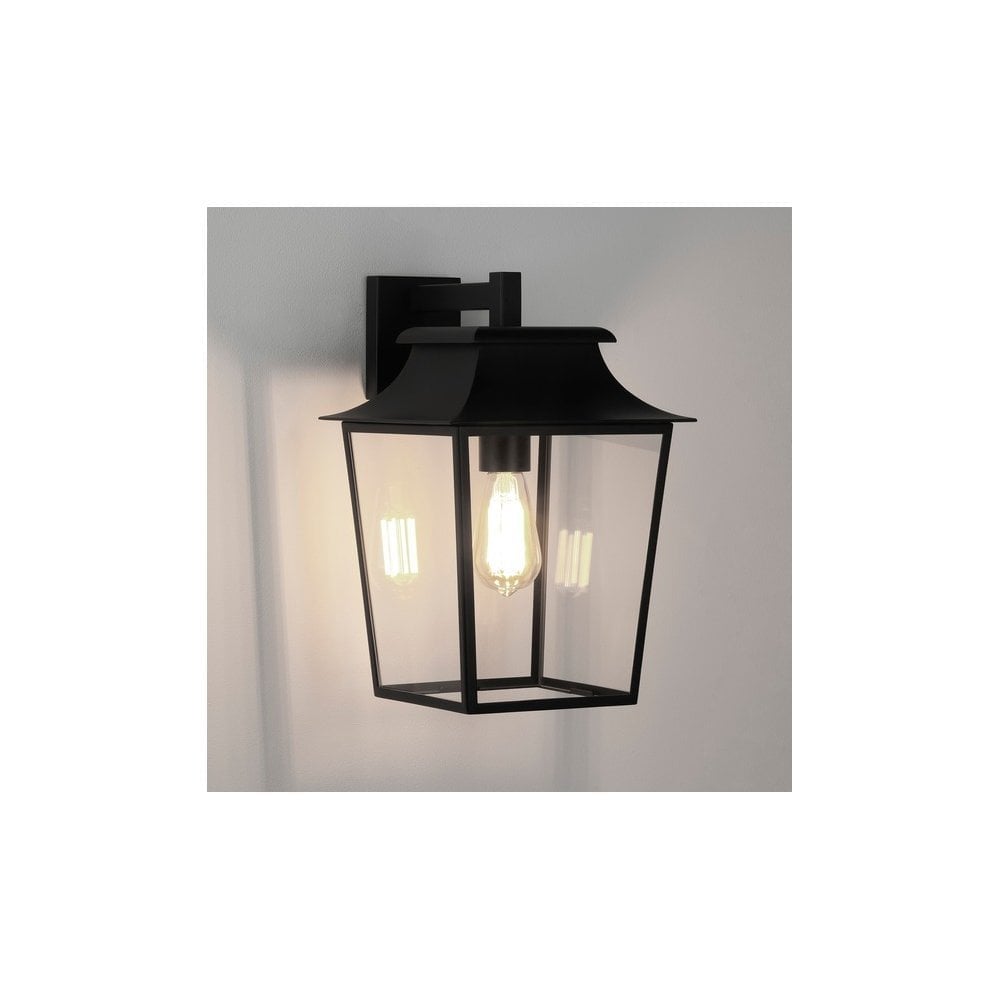 Richmond Wall Lantern Black